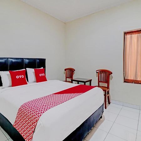 Capital O 90407 Wisma Bahtera Hotel Сиребон Екстериор снимка