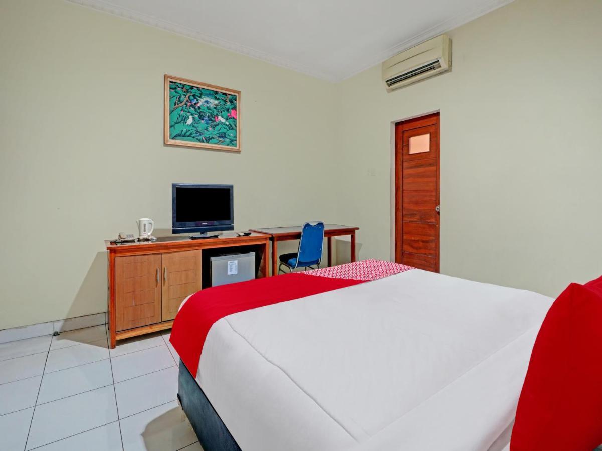 Capital O 90407 Wisma Bahtera Hotel Сиребон Екстериор снимка