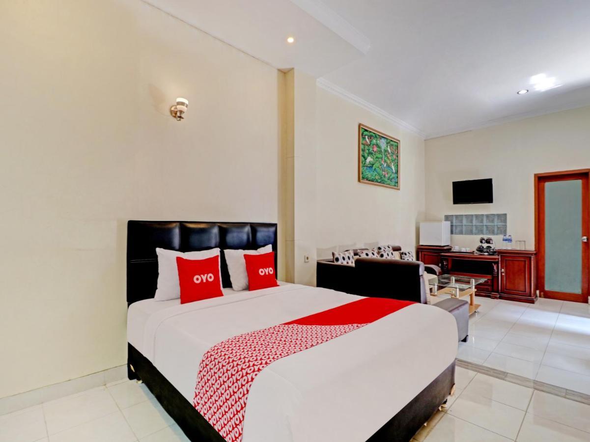 Capital O 90407 Wisma Bahtera Hotel Сиребон Екстериор снимка