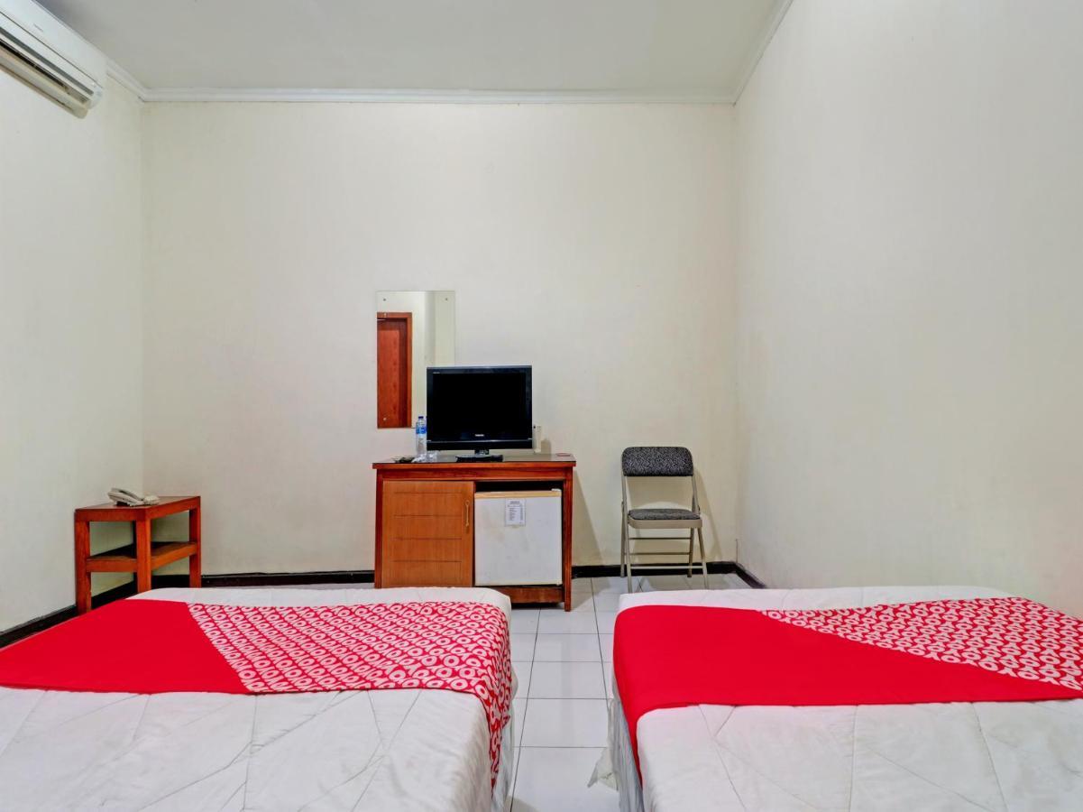 Capital O 90407 Wisma Bahtera Hotel Сиребон Екстериор снимка