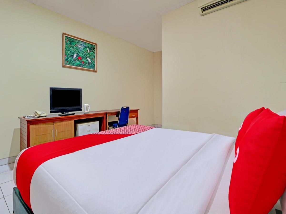 Capital O 90407 Wisma Bahtera Hotel Сиребон Екстериор снимка