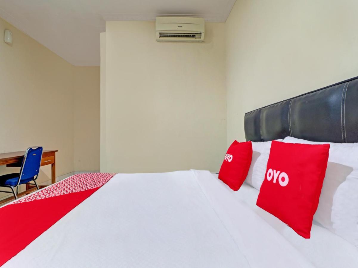 Capital O 90407 Wisma Bahtera Hotel Сиребон Екстериор снимка
